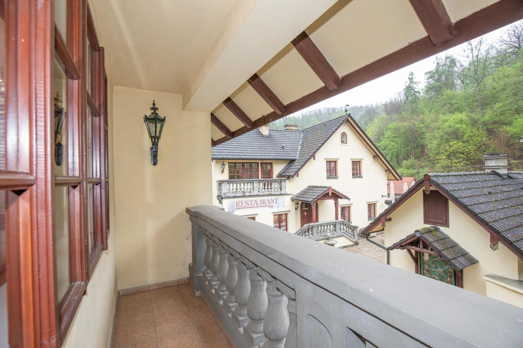 Resort U Jelena Křivoklát 外观 照片