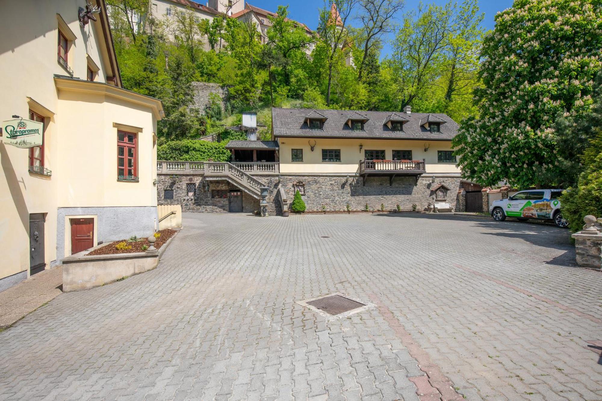 Resort U Jelena Křivoklát 外观 照片