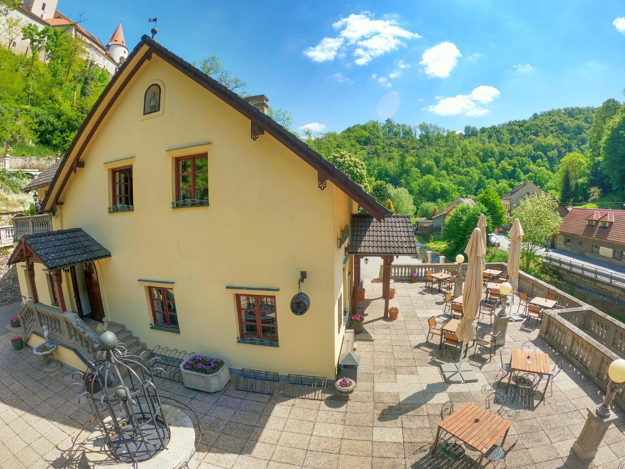 Resort U Jelena Křivoklát 外观 照片