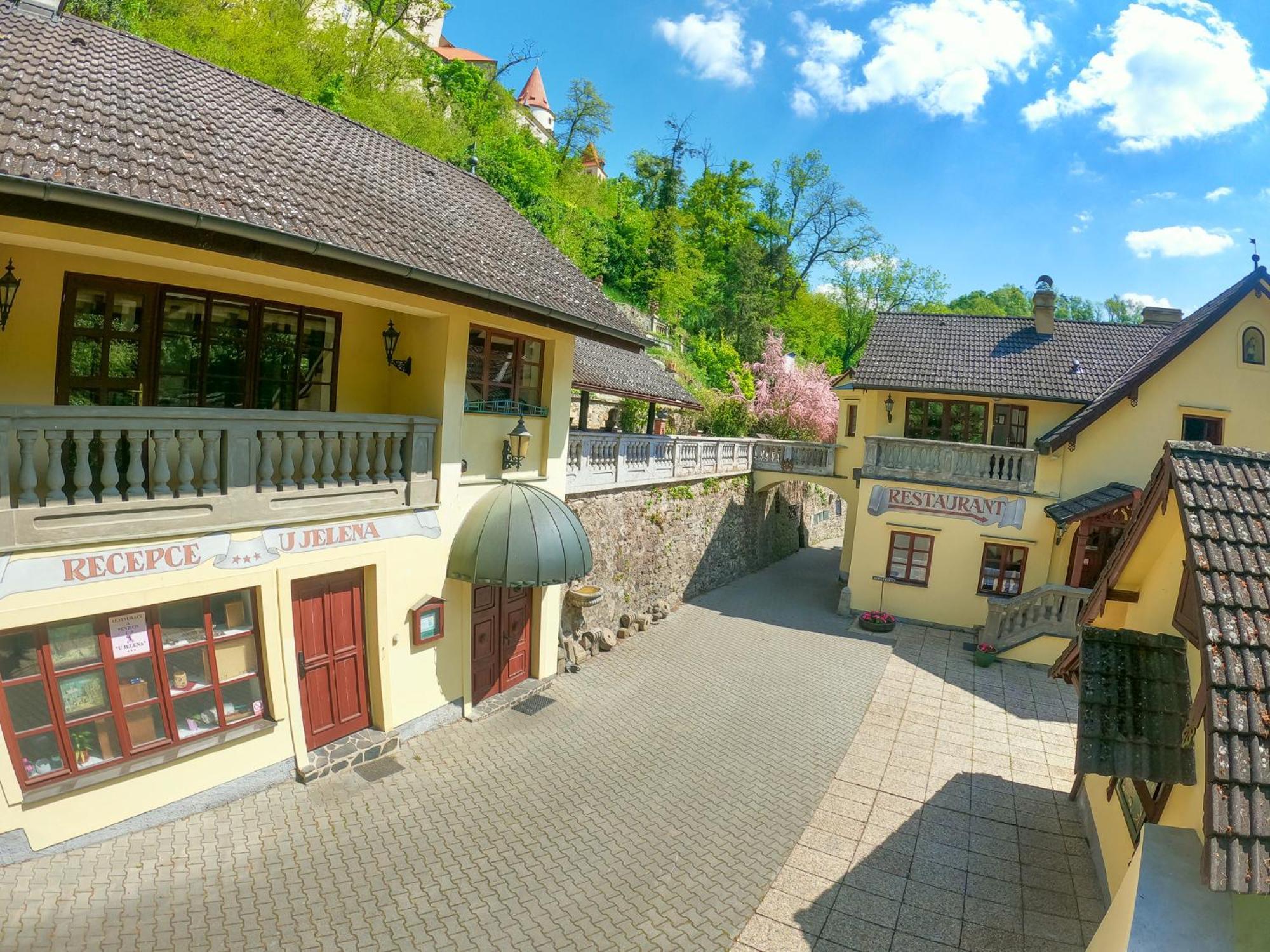 Resort U Jelena Křivoklát 外观 照片